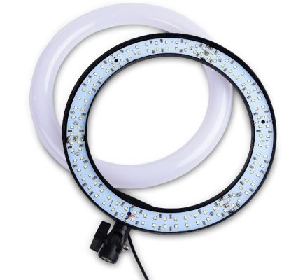 دارای لامپ LED 